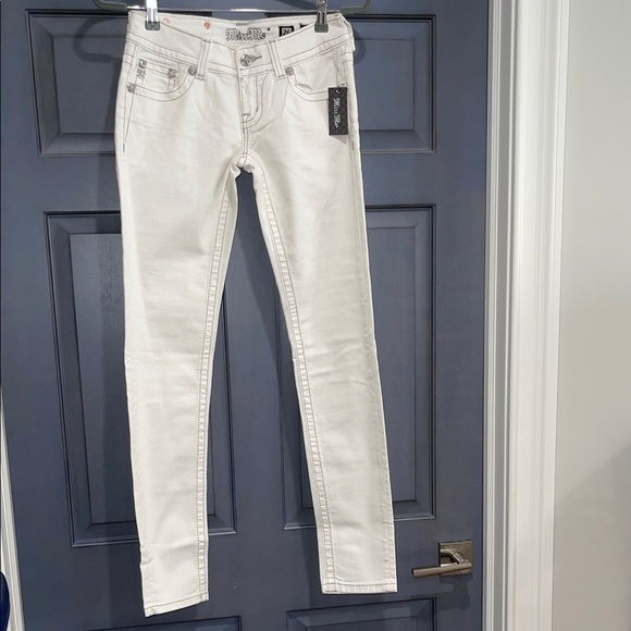 Miss Me Women's Classic White Skinny Jeans NWT Size 26 inseam 31.5 JP5082534 - Picture 1 of 14